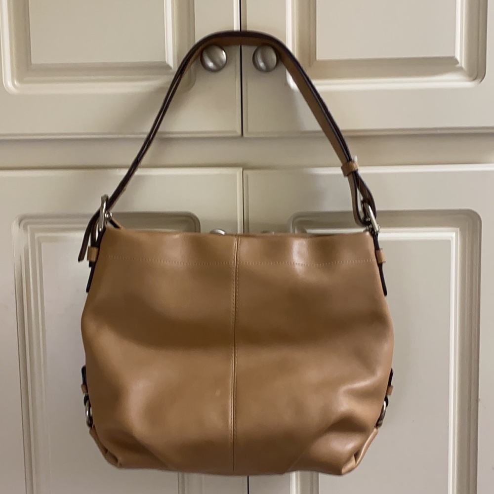 Coach Purse. - Picture 2 of 5